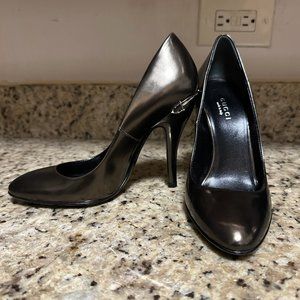 Vintage Gucci Metallic Bronze Leather Pumps - Lightly Used